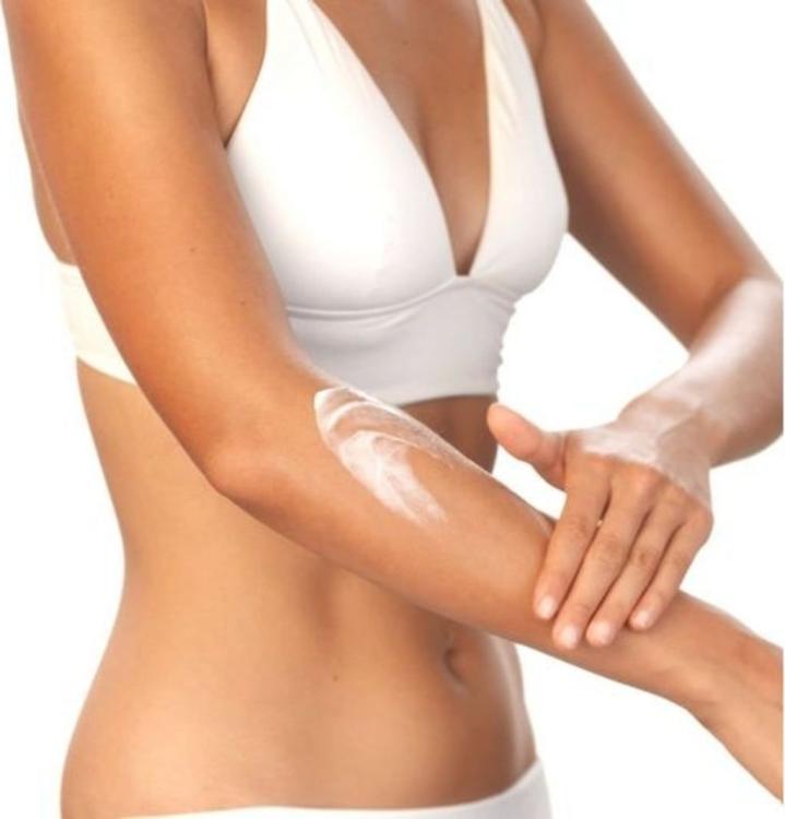 Garnier Ambra Solaire Doposole Latte Idratante Lenitivo Con Aloe Vera 400Ml