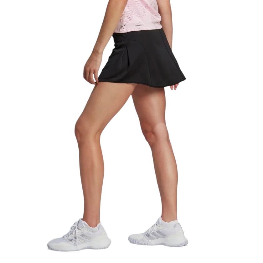 Gonna Match Donna Black