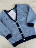 Cardigan bambino a trecce in cotone con scollo a V