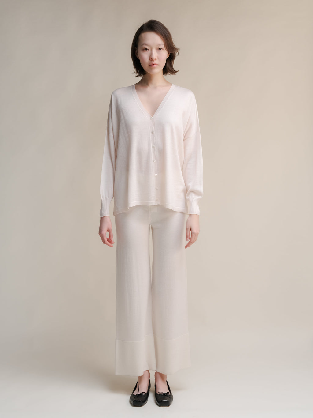 Extra Fine Merino Wool Oversized V-Neck Cardigan (3D-Knit)