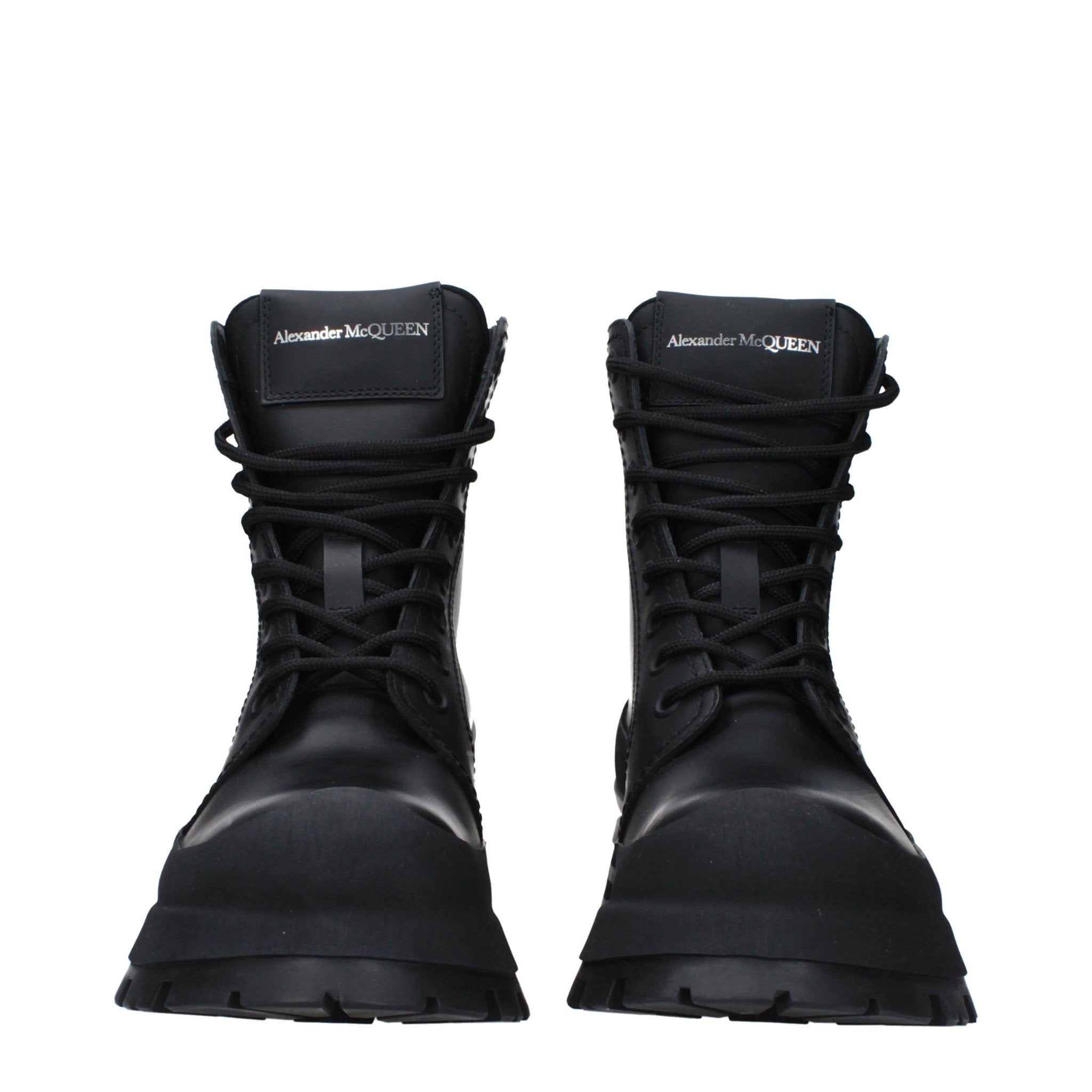 Alexander McQueen – Anfibio in Pelle Nera con Suola Chunky