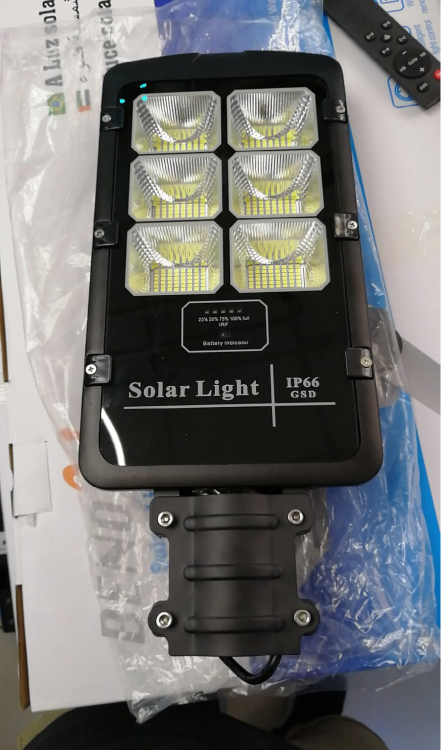 Lampione Led + Pannello Con Solare Staffa E Telecomando 400W Ip66 Faro Stradale